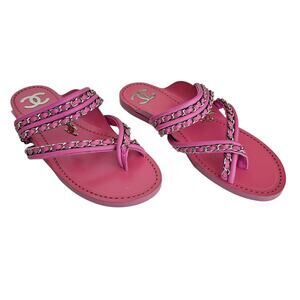 Chanel 19C CC Charm Chain Thong Flat Sandal Size 39 C US 8 8.5 Pink Leather